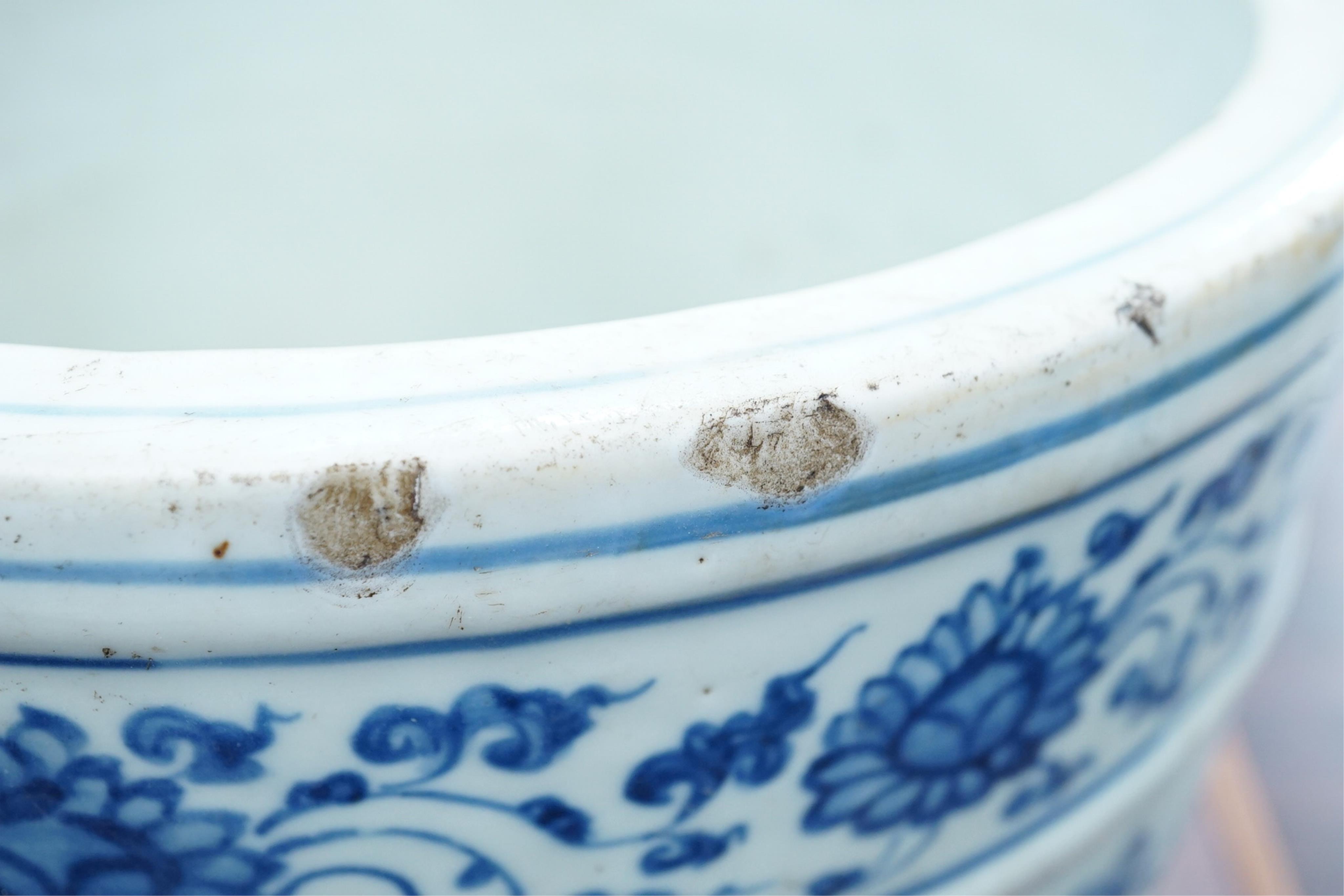 A large Chinese blue and white tripod censer, Ming Dynasty, 16th century